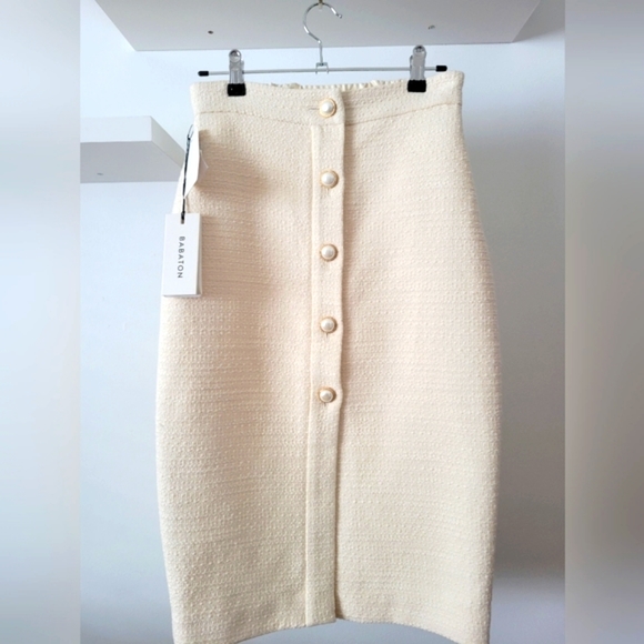 Aritzia Dresses & Skirts - NWT Aritzia Babaton Pencil Tweed Skirt